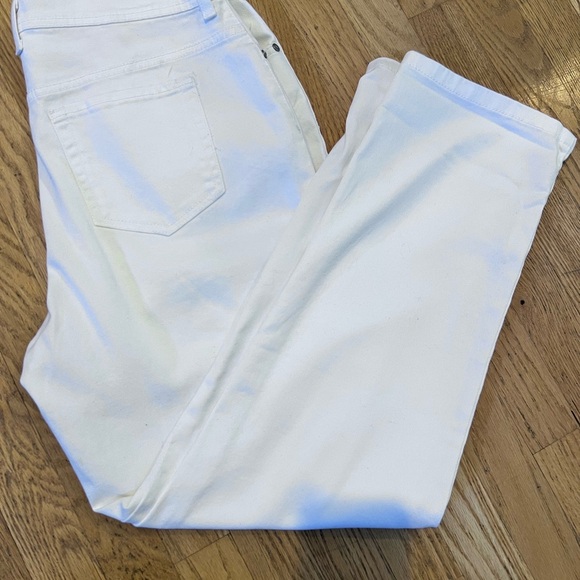 Ladies Size 14 Gloria Vanderbilt Women's Straight Leg White Jeans GUC - Picture 1 of 6